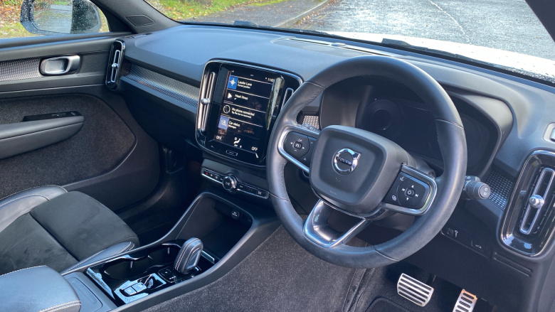 Volvo Xc40 2.0 B4P R DESIGN 5dr Auto Petrol Estate